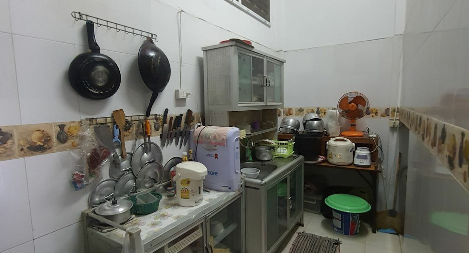 For sale 4 bed townhouse in Mueang Nonthaburi, Nonthaburi