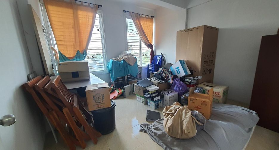 For sale 4 bed townhouse in Mueang Nonthaburi, Nonthaburi