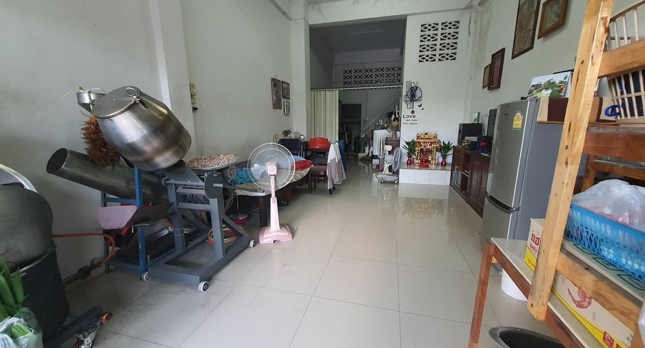 For sale 4 bed townhouse in Mueang Nonthaburi, Nonthaburi