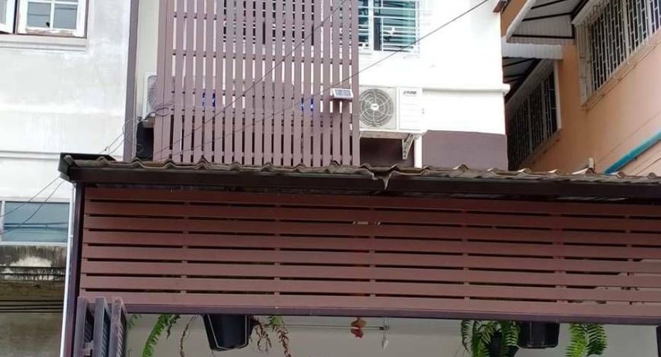 For sale 2 Beds townhouse in Mueang Nonthaburi, Nonthaburi