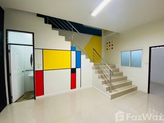 For sale 4 bed townhouse in Mueang Tak, Tak