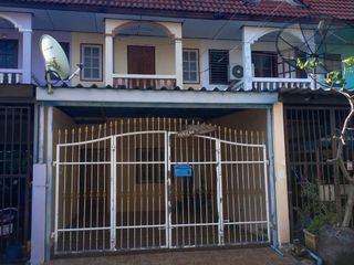 For sale 2 bed townhouse in Mueang Lop Buri, Lopburi