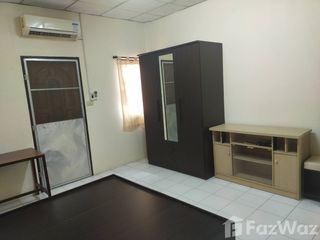For sale 2 bed townhouse in Mueang Lop Buri, Lopburi