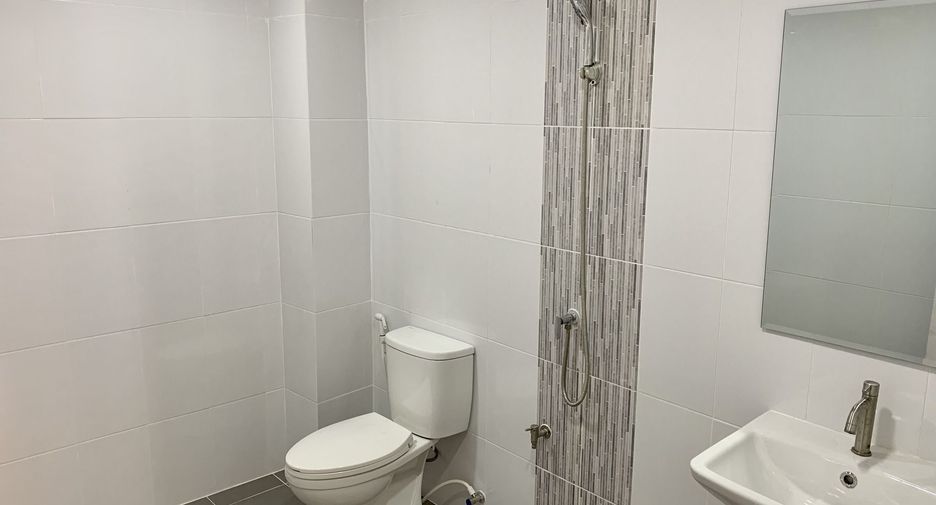 For sale 4 bed townhouse in Mueang Nonthaburi, Nonthaburi