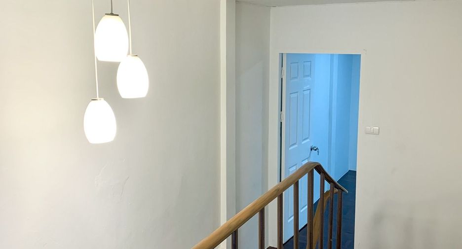 For sale 4 bed townhouse in Mueang Nonthaburi, Nonthaburi