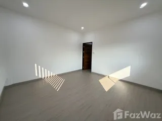 For sale 2 bed townhouse in Mueang Phrae, Phrae