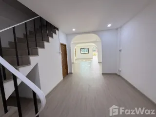 For sale 2 bed townhouse in Mueang Phrae, Phrae