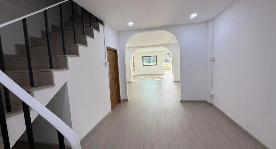 For sale 2 bed townhouse in Mueang Phrae, Phrae