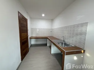 For sale 2 bed townhouse in Mueang Phrae, Phrae