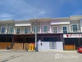 For sale 3 bed townhouse in Bang Khun Thian, Bangkok