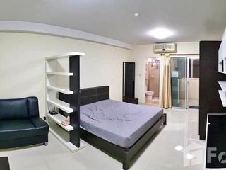 For sale studio condo in Huai Khwang, Bangkok