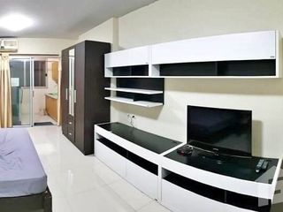 For sale studio condo in Huai Khwang, Bangkok