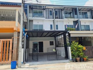 For sale 3 bed townhouse in Bang Khun Thian, Bangkok
