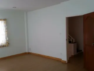For sale 3 bed townhouse in Khlong Toei, Bangkok