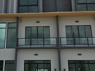For sale 2 bed townhouse in Suan Luang, Bangkok