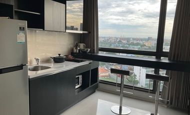 For sale 1 bed condo in Khlong Toei, Bangkok