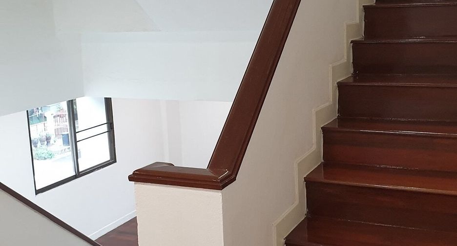 For sale 4 Beds townhouse in Bang Khae, Bangkok