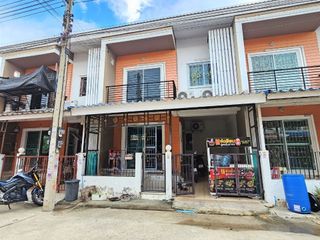 For sale 4 bed townhouse in Mueang Samut Sakhon, Samut Sakhon