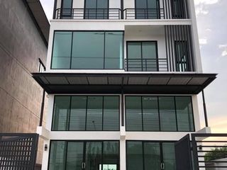 For sale 3 Beds townhouse in Sam Phran, Nakhon Pathom