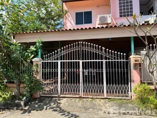For sale 2 bed townhouse in Mueang Phitsanulok, Phitsanulok