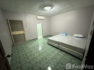 For sale 5 bed townhouse in Hat Yai, Songkhla