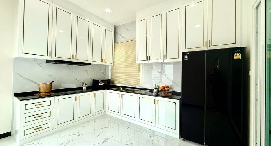 Haus zum Kauf mit 3 Zimmer in Bang Lamung, Chonburi