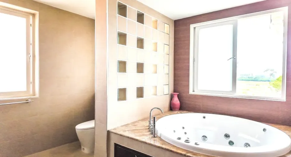 For rent 4 bedrooms house in Bang Saray, Pattaya