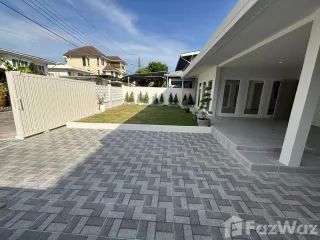 For sale 5 Beds house in Lat Phrao, Bangkok