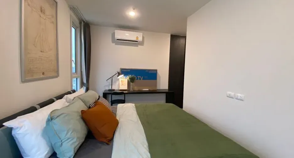 For rent 2 bed condo in Huai Khwang, Bangkok