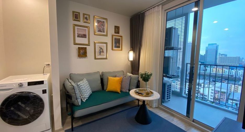 For rent 2 bed condo in Huai Khwang, Bangkok