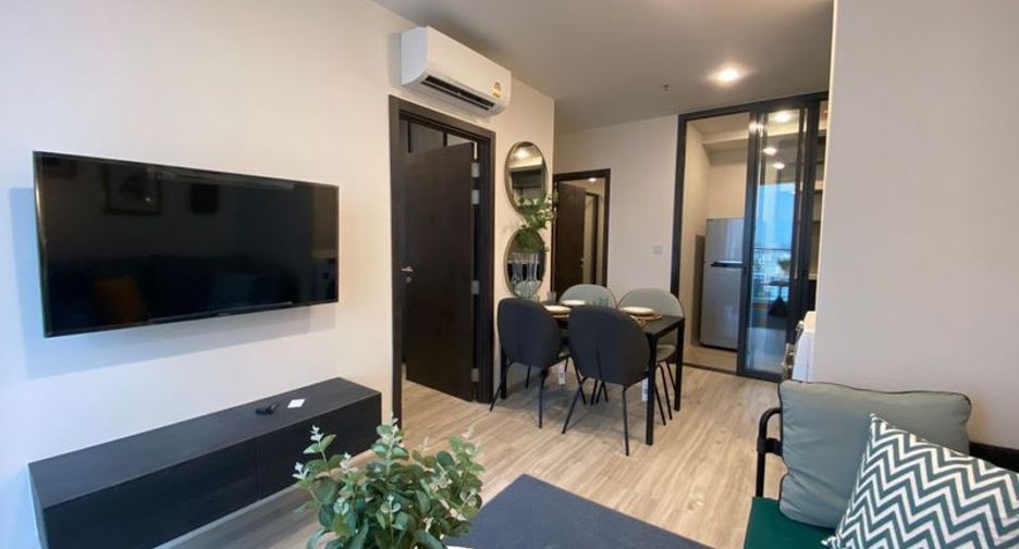 For rent 2 bed condo in Huai Khwang, Bangkok