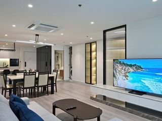 For rent 3 bed condo in Watthana, Bangkok