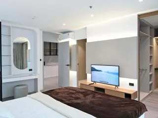 For rent 3 bed condo in Watthana, Bangkok