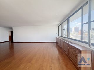 For sale 4 Beds condo in Watthana, Bangkok