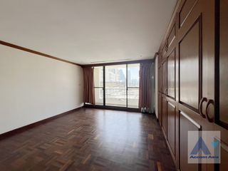 For sale 4 Beds condo in Watthana, Bangkok