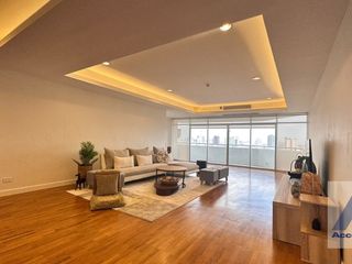 For sale 4 Beds condo in Watthana, Bangkok