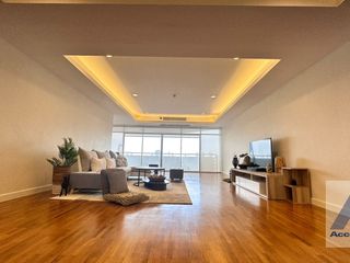 For sale 4 Beds condo in Watthana, Bangkok
