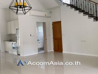 For rent 4 Beds house in Khlong Toei, Bangkok