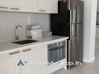 For rent 4 Beds house in Khlong Toei, Bangkok