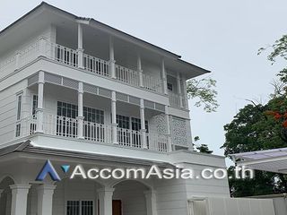 For rent 4 Beds house in Khlong Toei, Bangkok