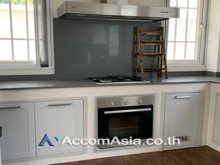 For rent 4 Beds house in Khlong Toei, Bangkok