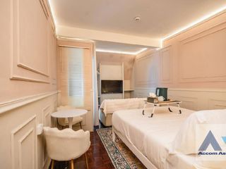 For sale 9 Beds townhouse in Watthana, Bangkok