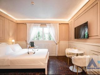 For sale 9 Beds townhouse in Watthana, Bangkok