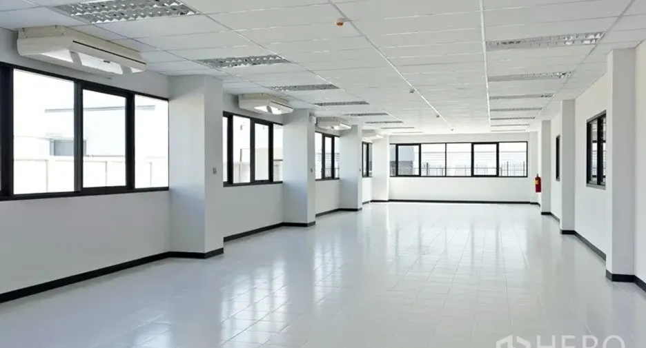 Almacén en alquiler y en venta en Bang Sao Thong, Samut Prakan