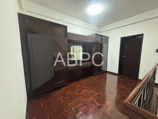 For rent 3 bed townhouse in Pratumnak, Pattaya