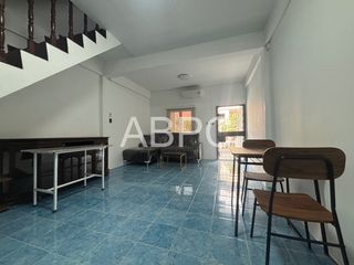 For rent 3 bed townhouse in Pratumnak, Pattaya