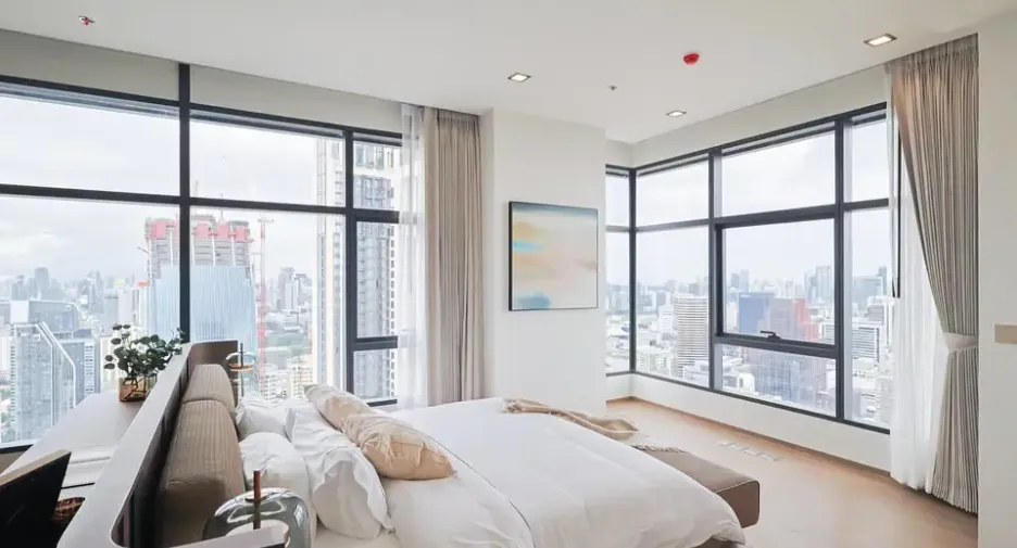 For sale 3 bedrooms condo in Ratchathewi, Bangkok