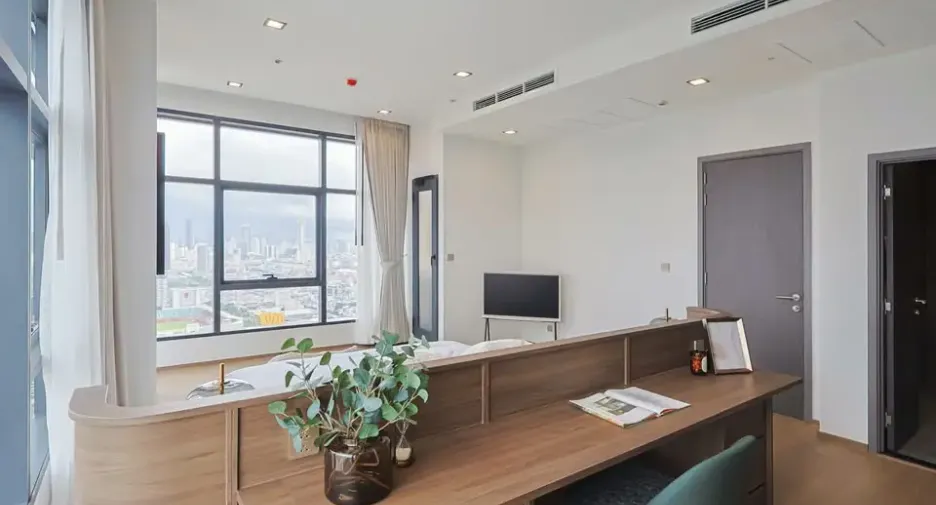 For sale 3 bedrooms condo in Ratchathewi, Bangkok