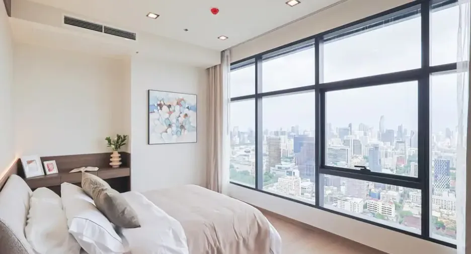 For sale 3 bedrooms condo in Ratchathewi, Bangkok
