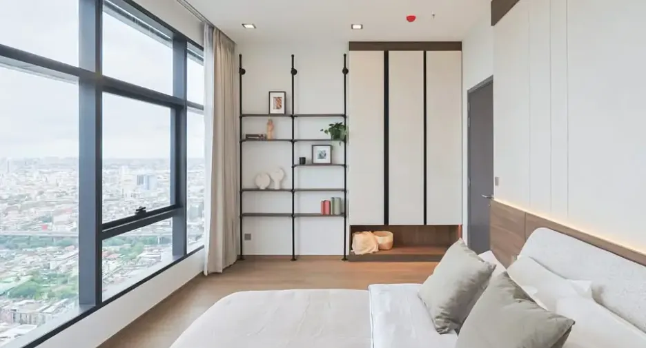 For sale 3 bedrooms condo in Ratchathewi, Bangkok